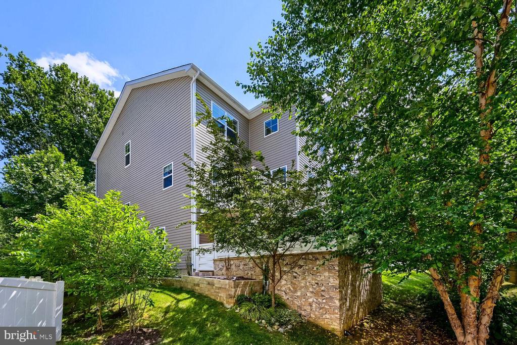1258 HICKORY HILL CIRCLE