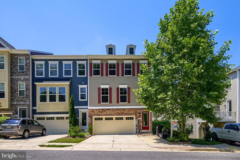 1258 HICKORY HILL CIRCLE