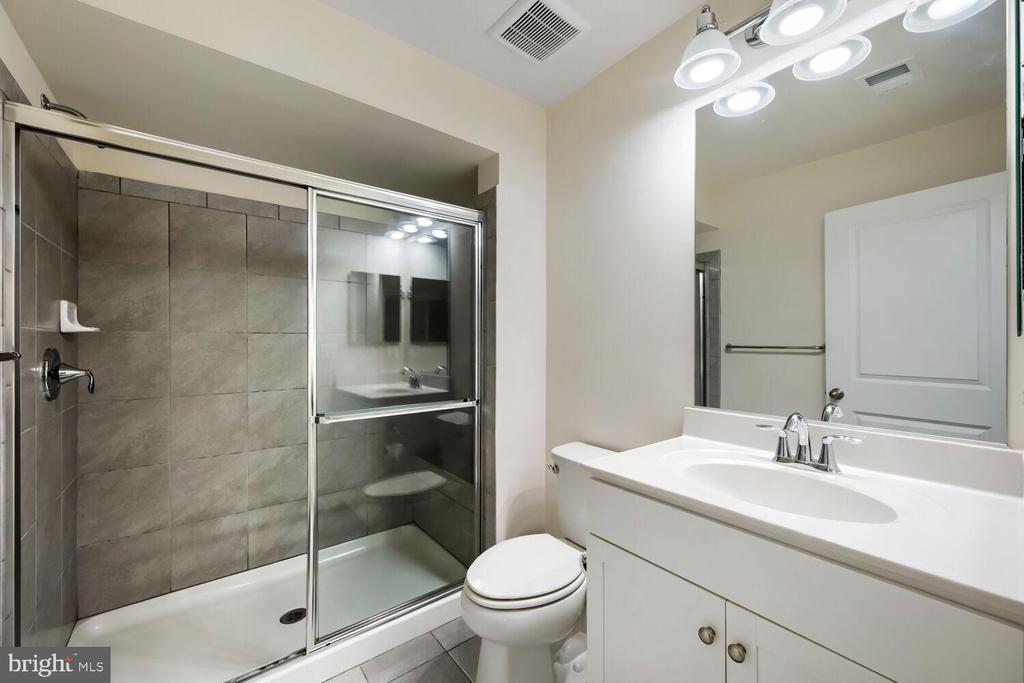 1258 HICKORY HILL CIRCLE