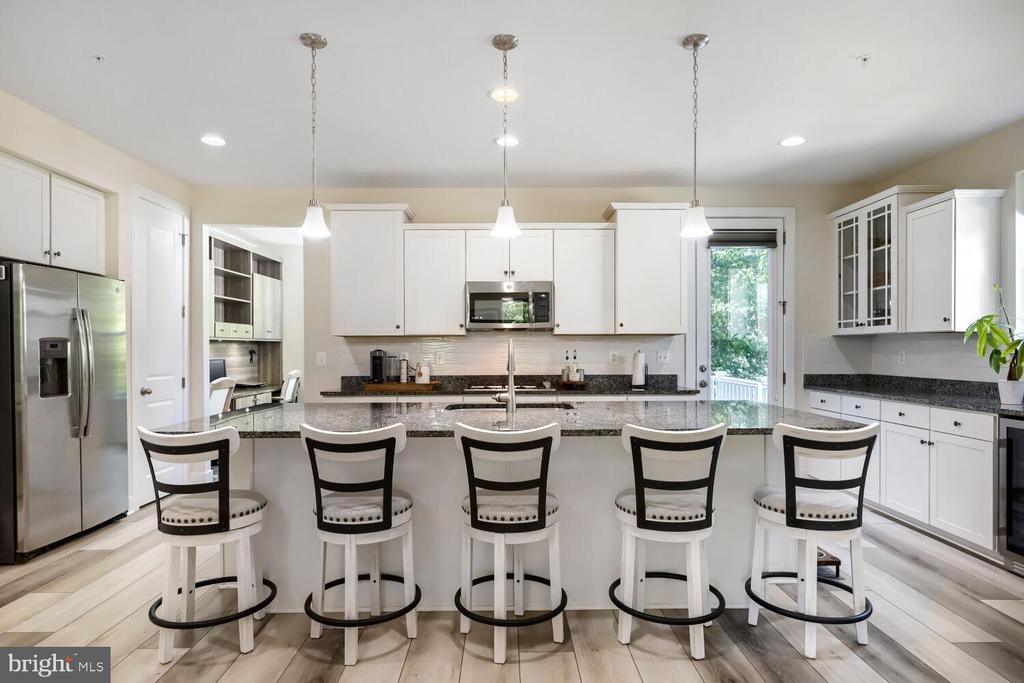 1258 HICKORY HILL CIRCLE