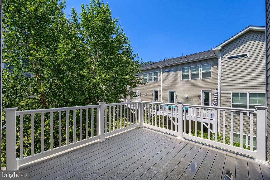 1258 HICKORY HILL CIRCLE