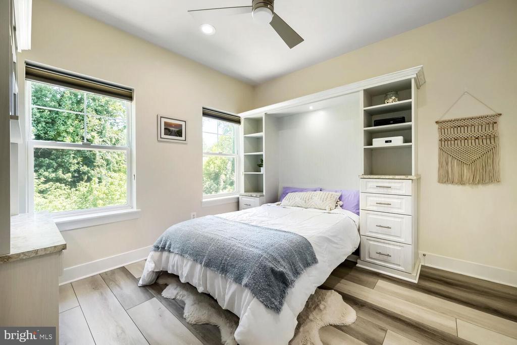 1258 HICKORY HILL CIRCLE