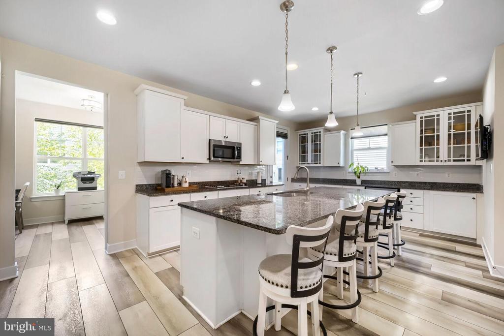 1258 HICKORY HILL CIRCLE
