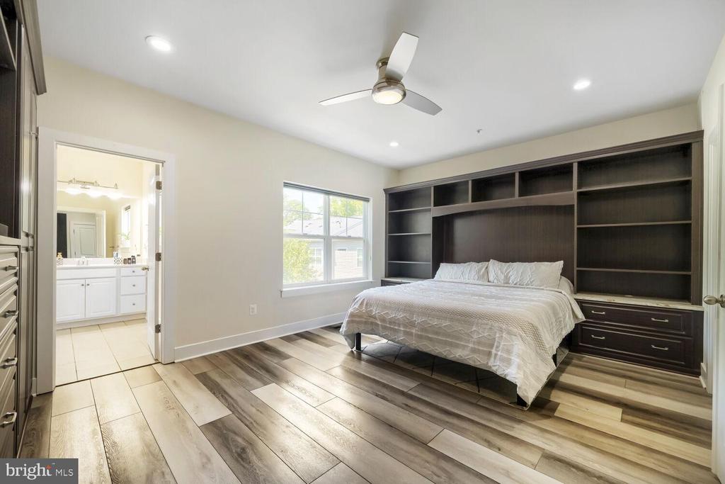 1258 HICKORY HILL CIRCLE