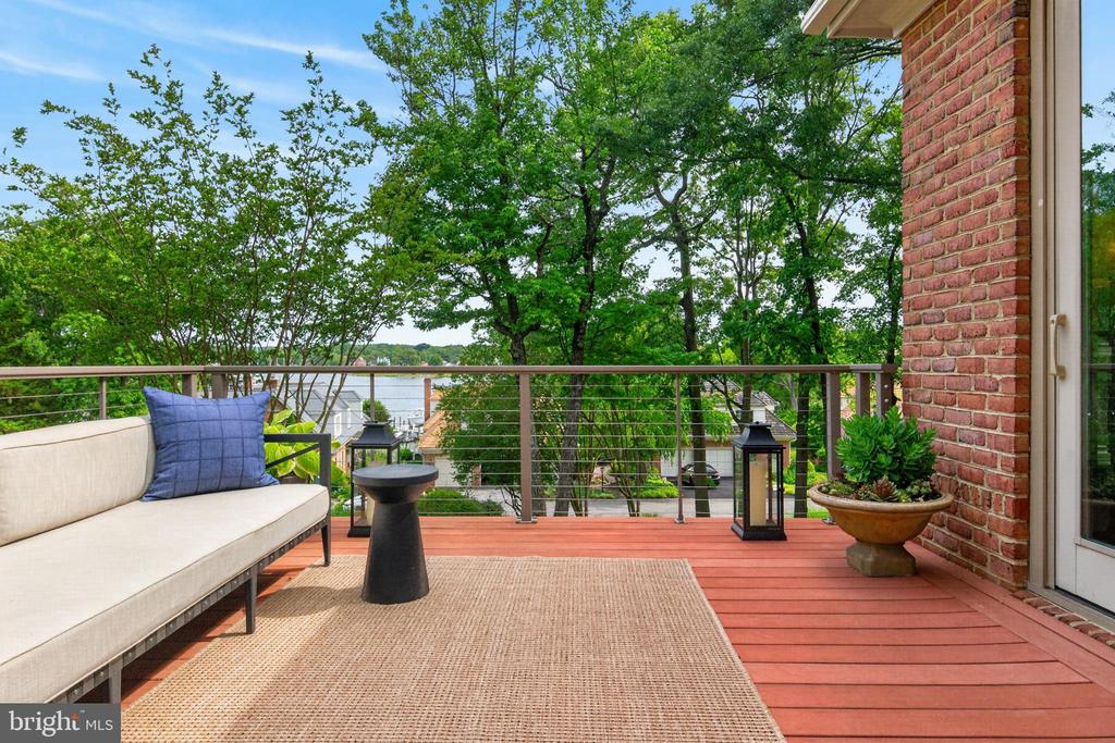 1010 S RIVER LANDING ROAD