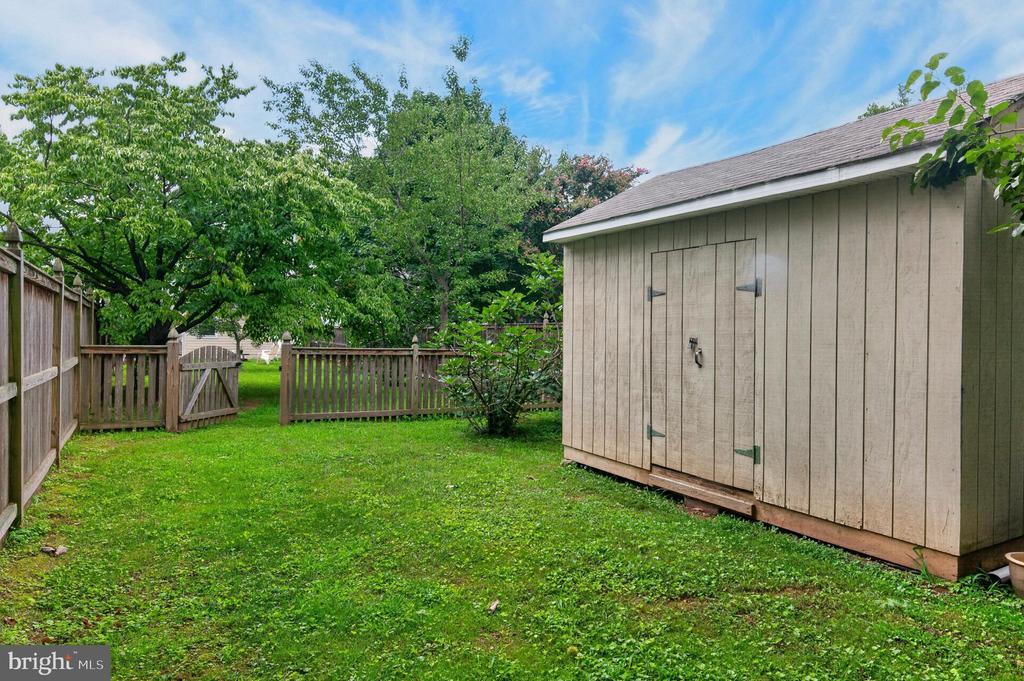 16 WOODLAWN AVENUE