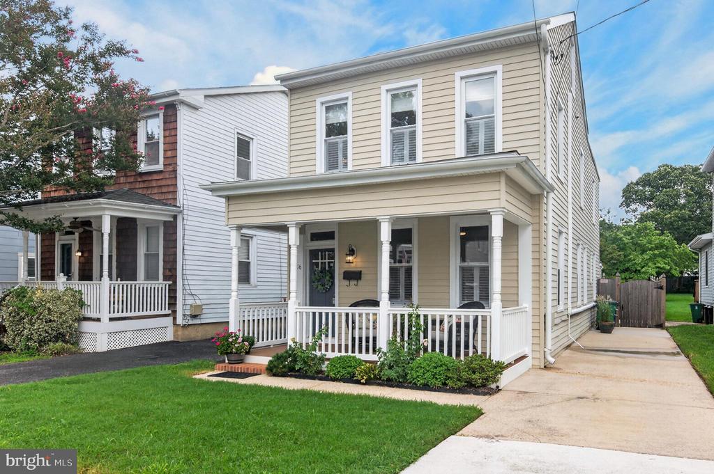 16 WOODLAWN AVENUE