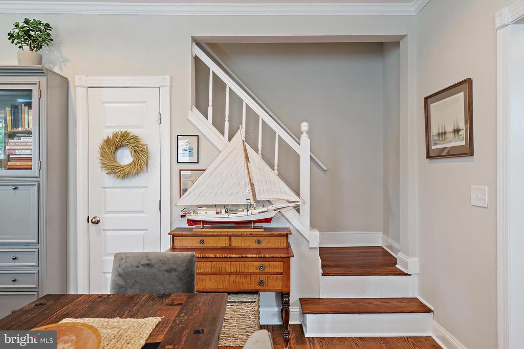 16 WOODLAWN AVENUE