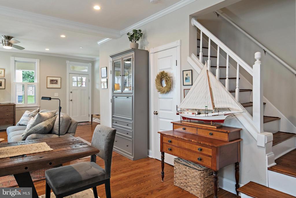 16 WOODLAWN AVENUE