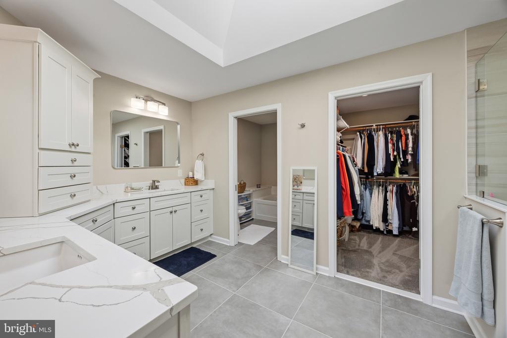 40 GREENWOOD SHOALS