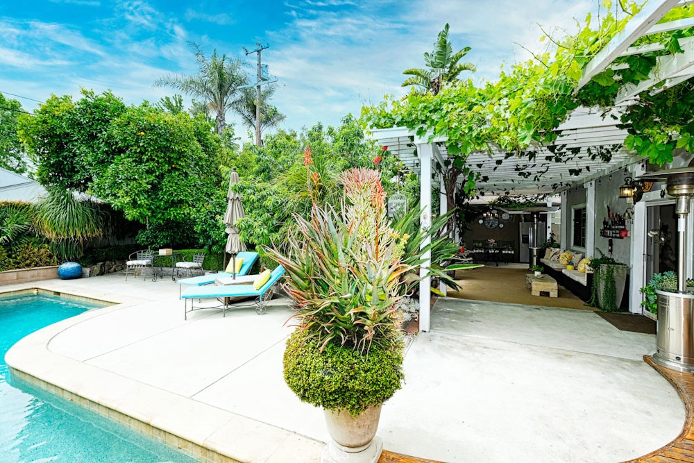 4727 Greenbush Avenue