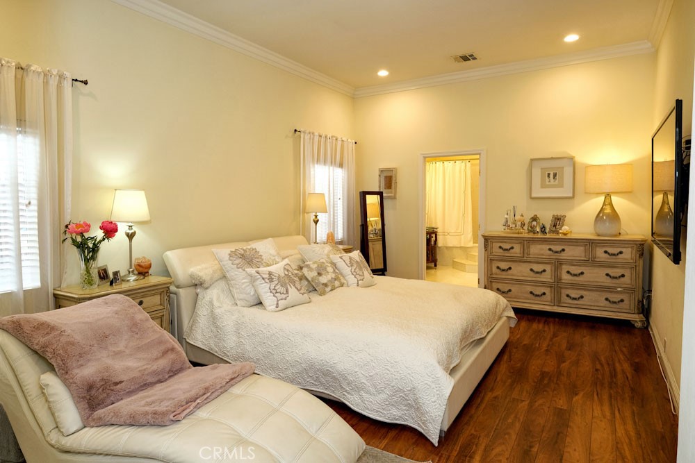 4727 Greenbush Avenue