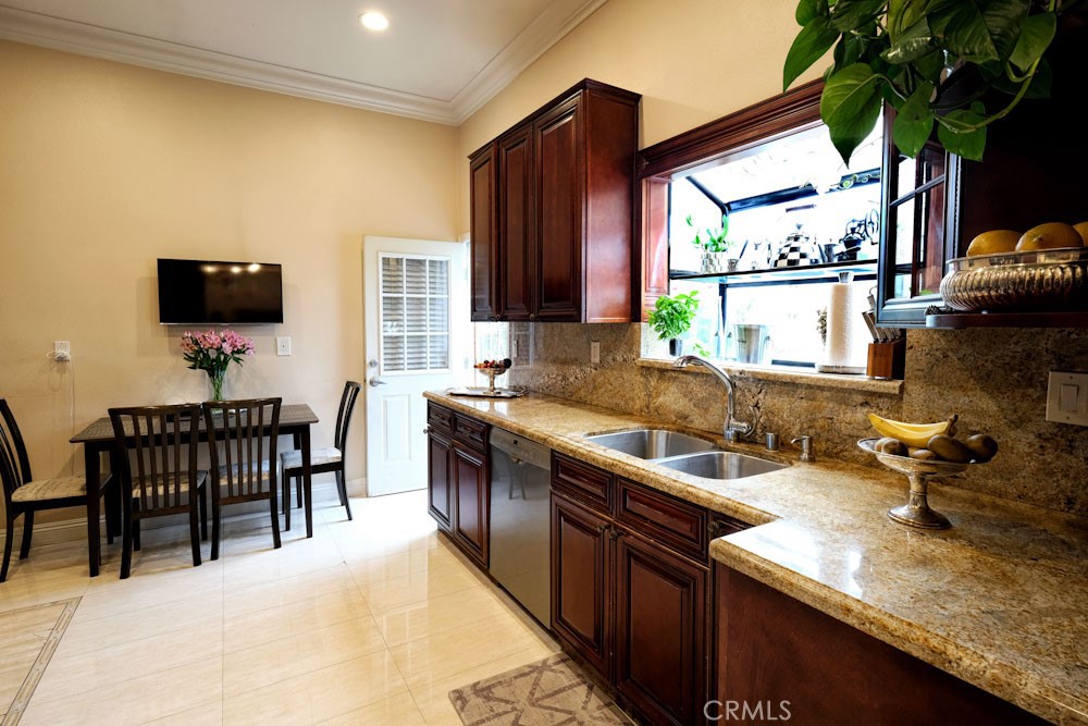 4727 Greenbush Avenue