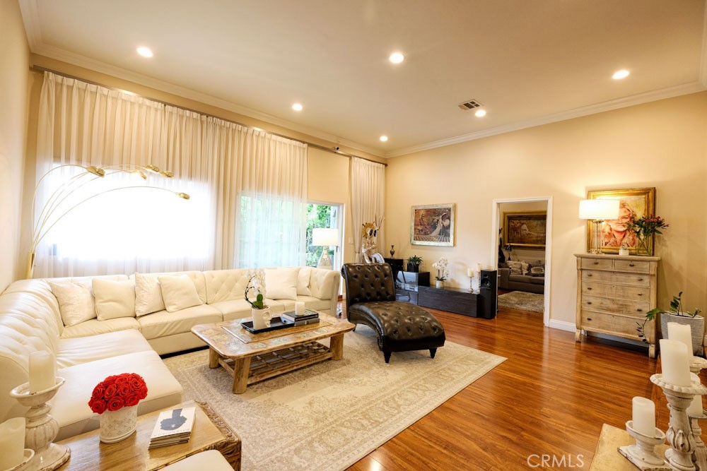 4727 Greenbush Avenue