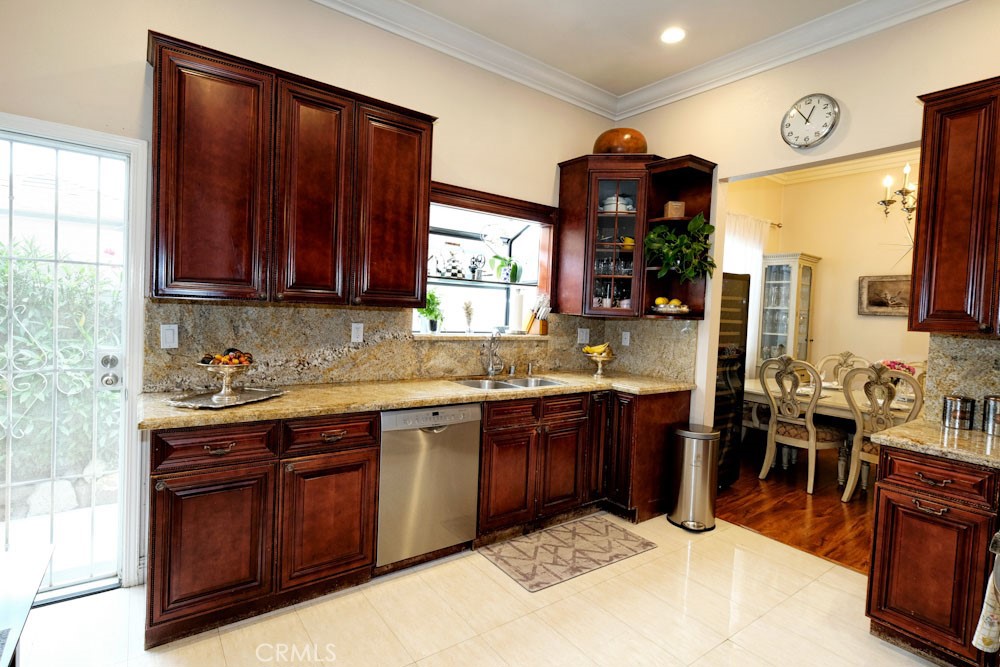 4727 Greenbush Avenue