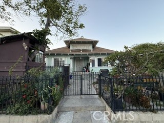1457 W 25th