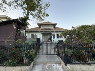 1457 W 25th
