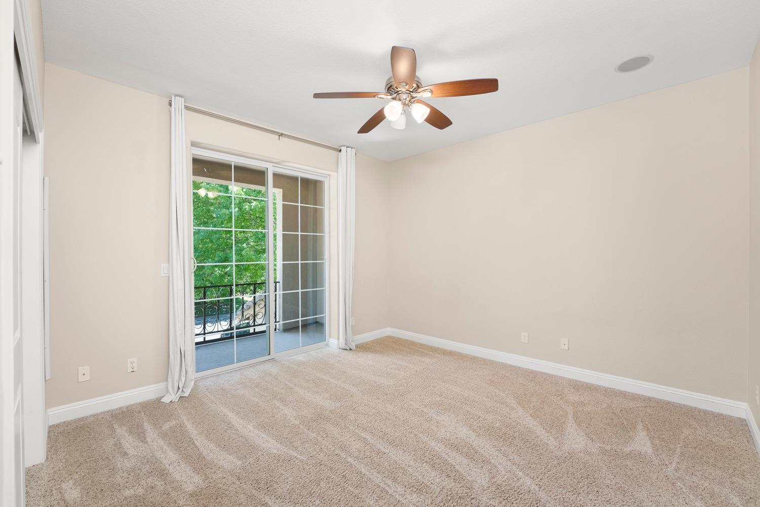 1501 Deer Hollow Way