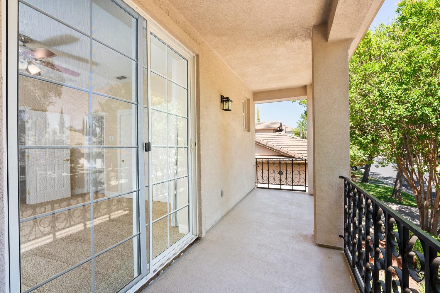 1501 Deer Hollow Way