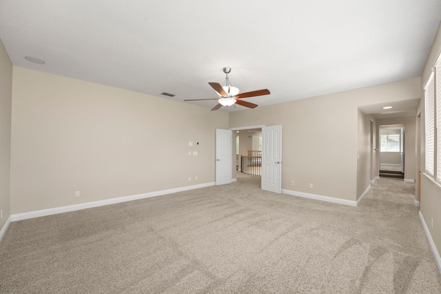 1501 Deer Hollow Way