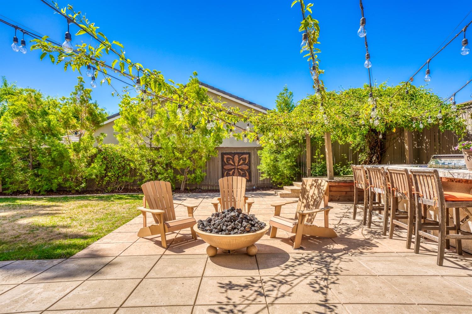 1501 Deer Hollow Way