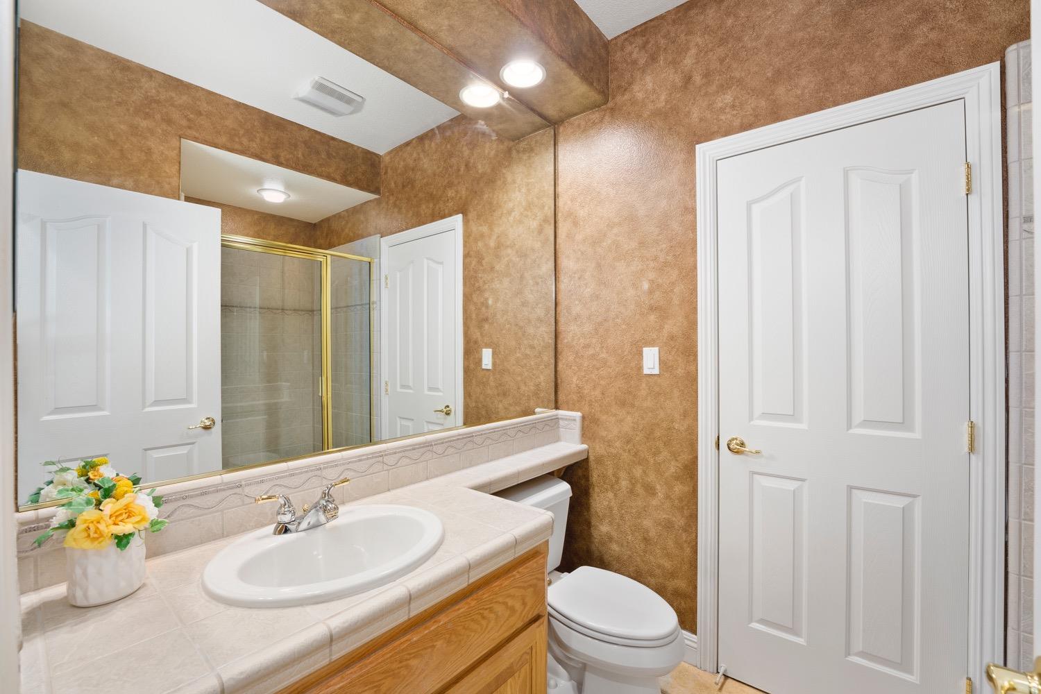 1501 Deer Hollow Way