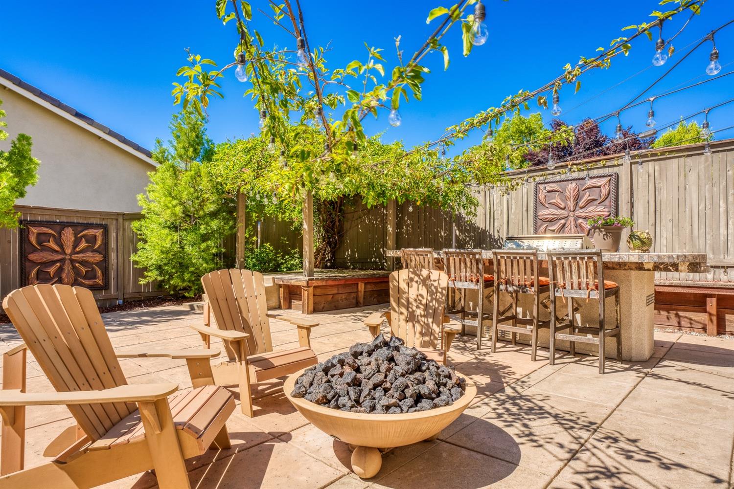 1501 Deer Hollow Way