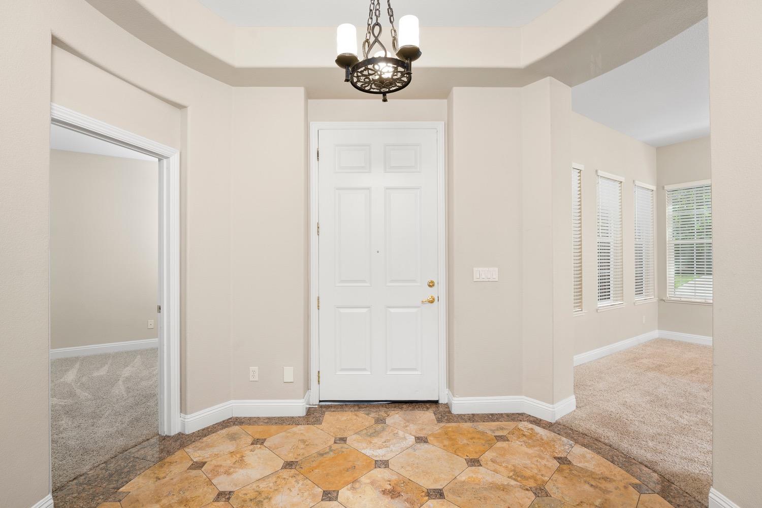 1501 Deer Hollow Way