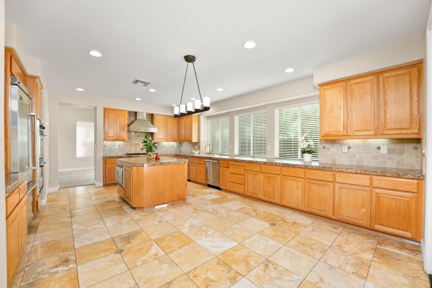 1501 Deer Hollow Way