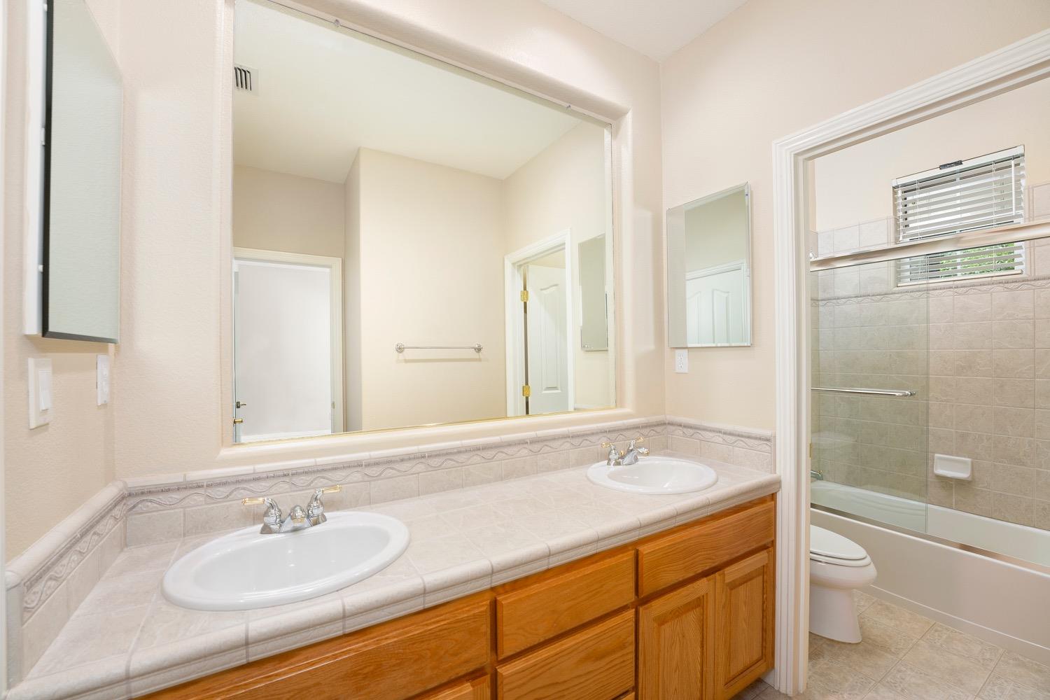 1501 Deer Hollow Way