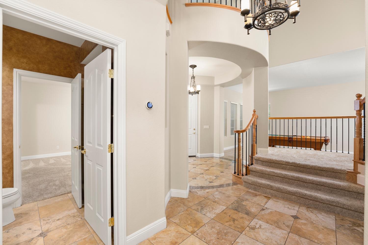 1501 Deer Hollow Way