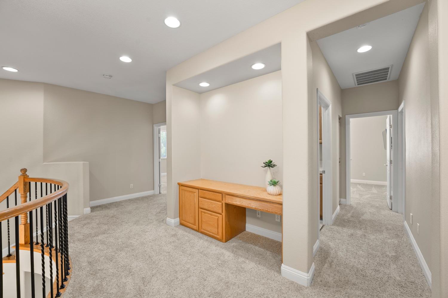 1501 Deer Hollow Way