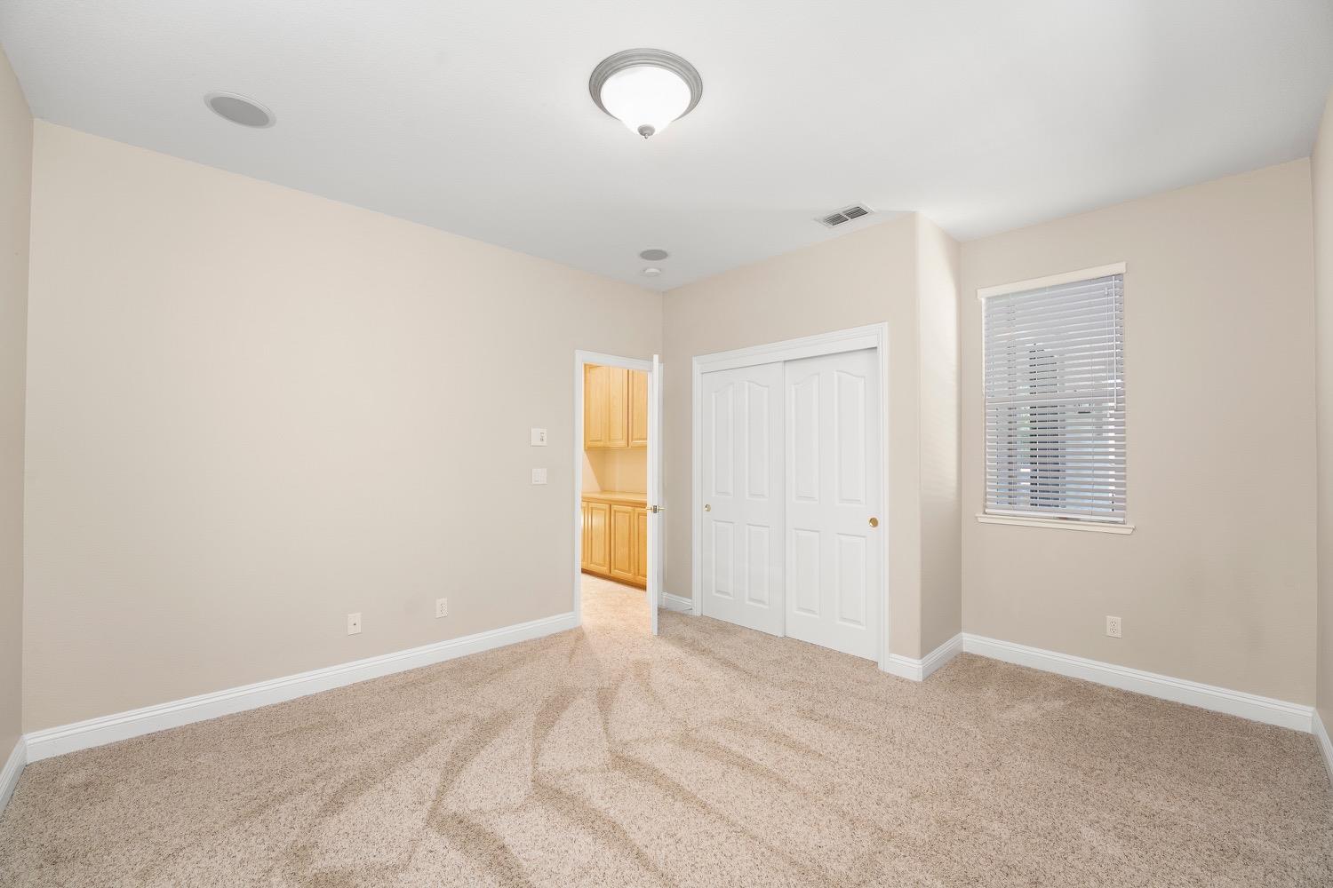 1501 Deer Hollow Way