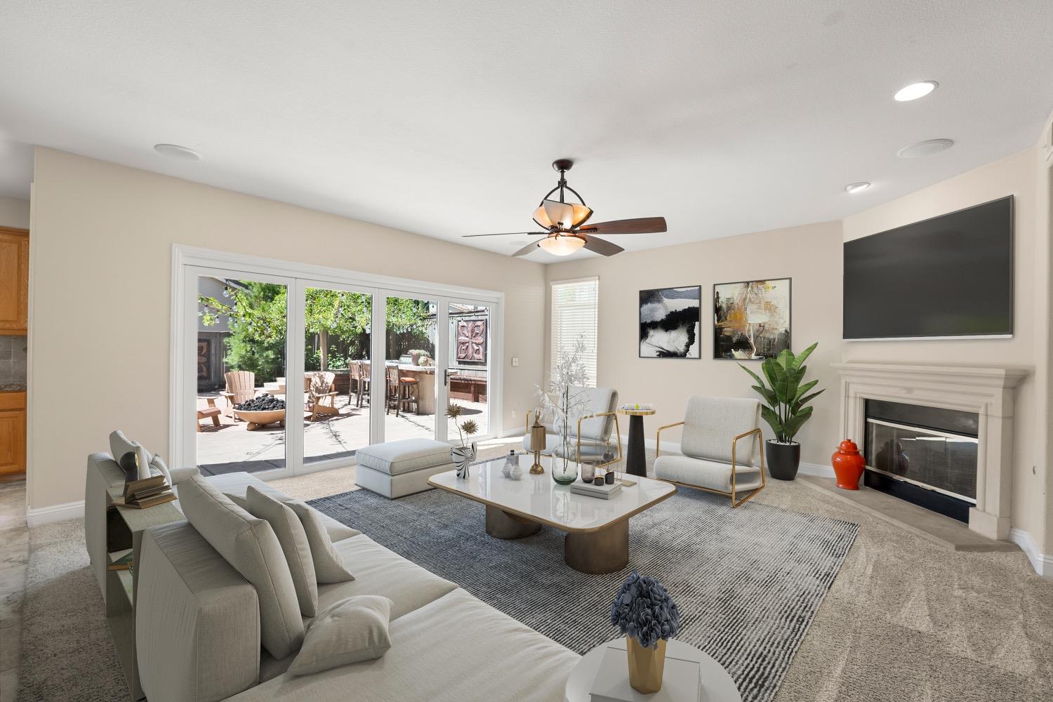 1501 Deer Hollow Way