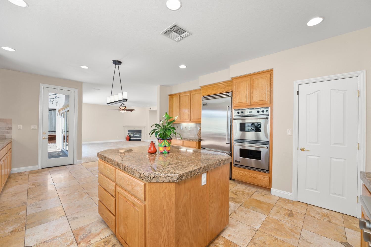 1501 Deer Hollow Way