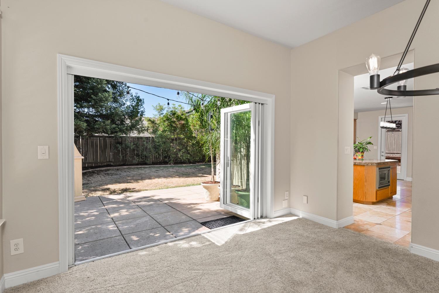 1501 Deer Hollow Way