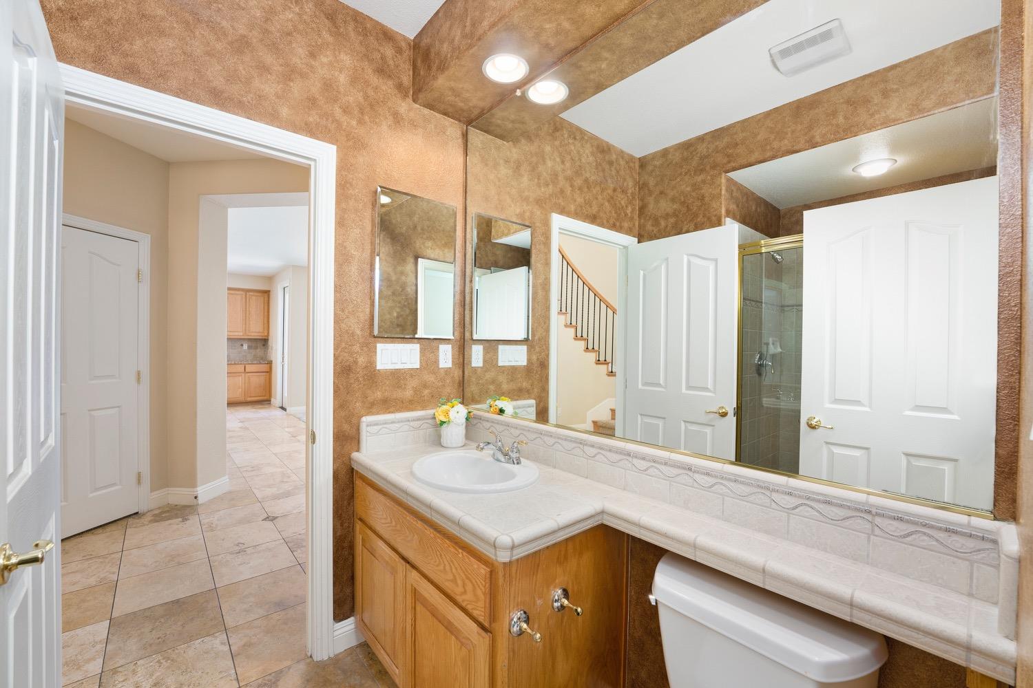 1501 Deer Hollow Way