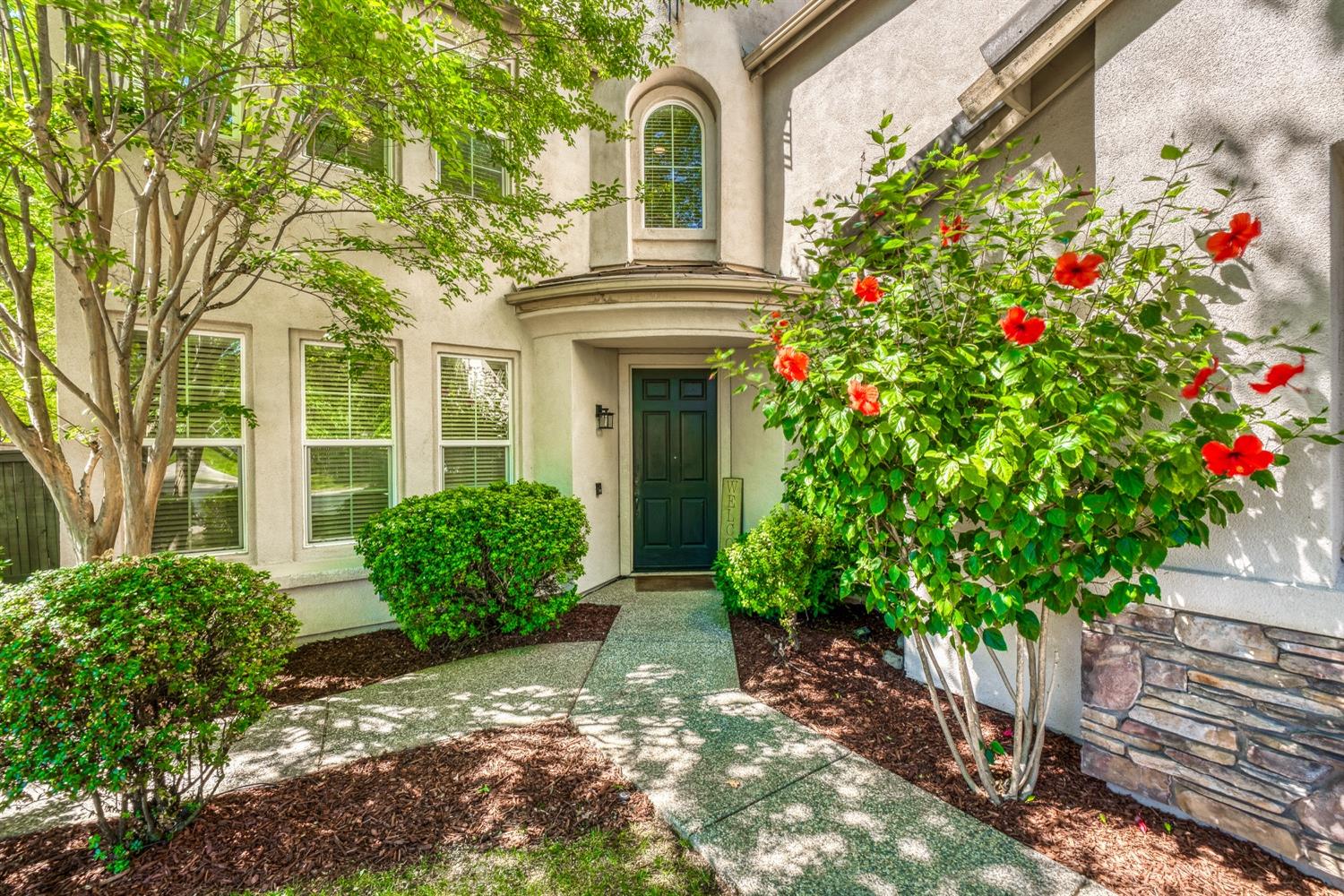 1501 Deer Hollow Way