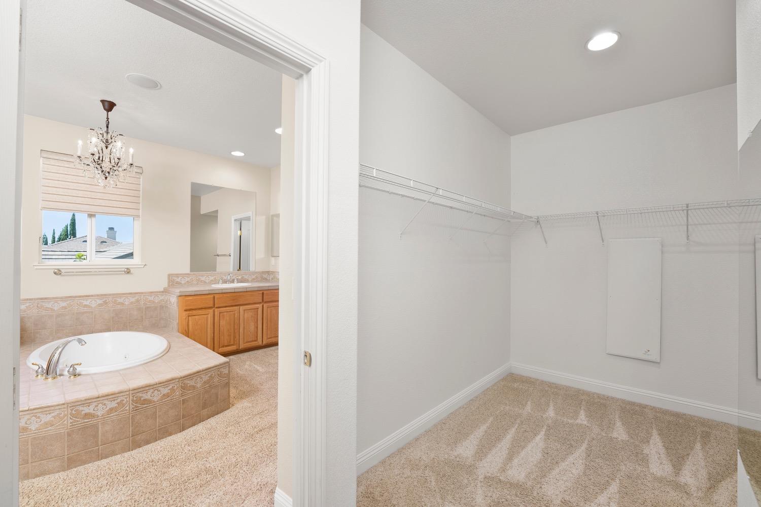 1501 Deer Hollow Way