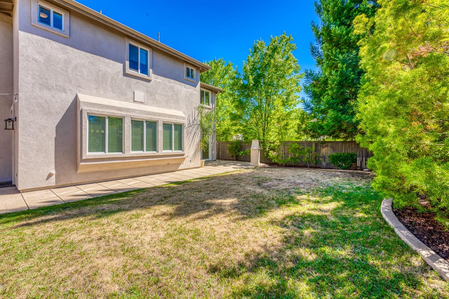 1501 Deer Hollow Way