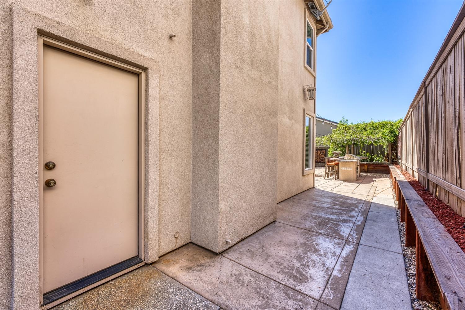 1501 Deer Hollow Way