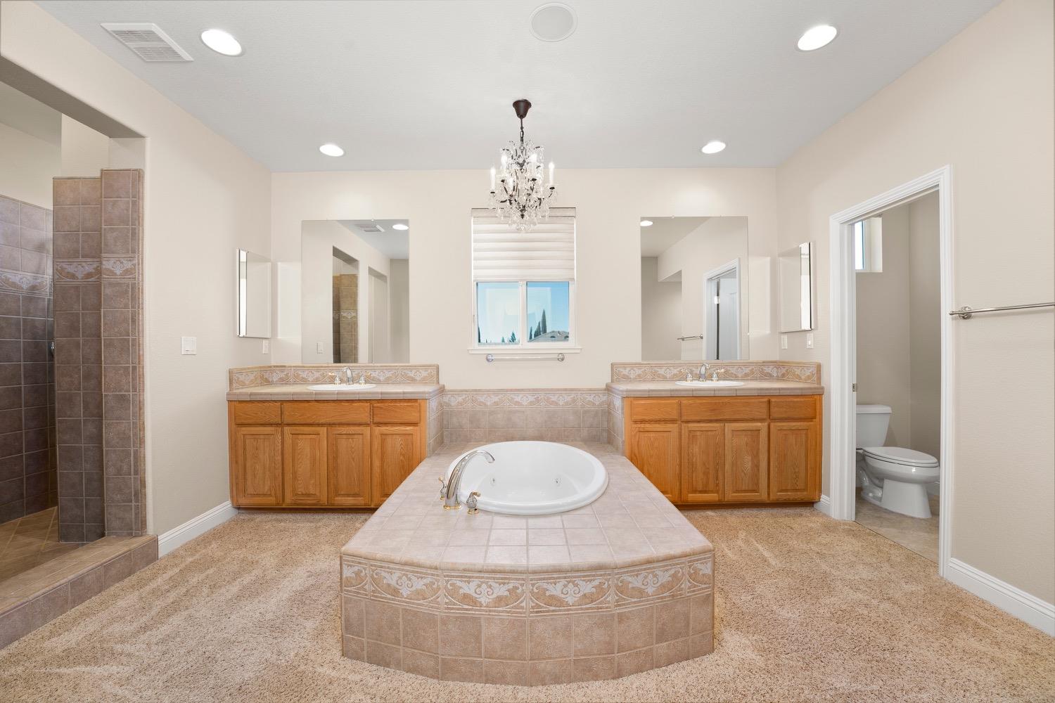 1501 Deer Hollow Way