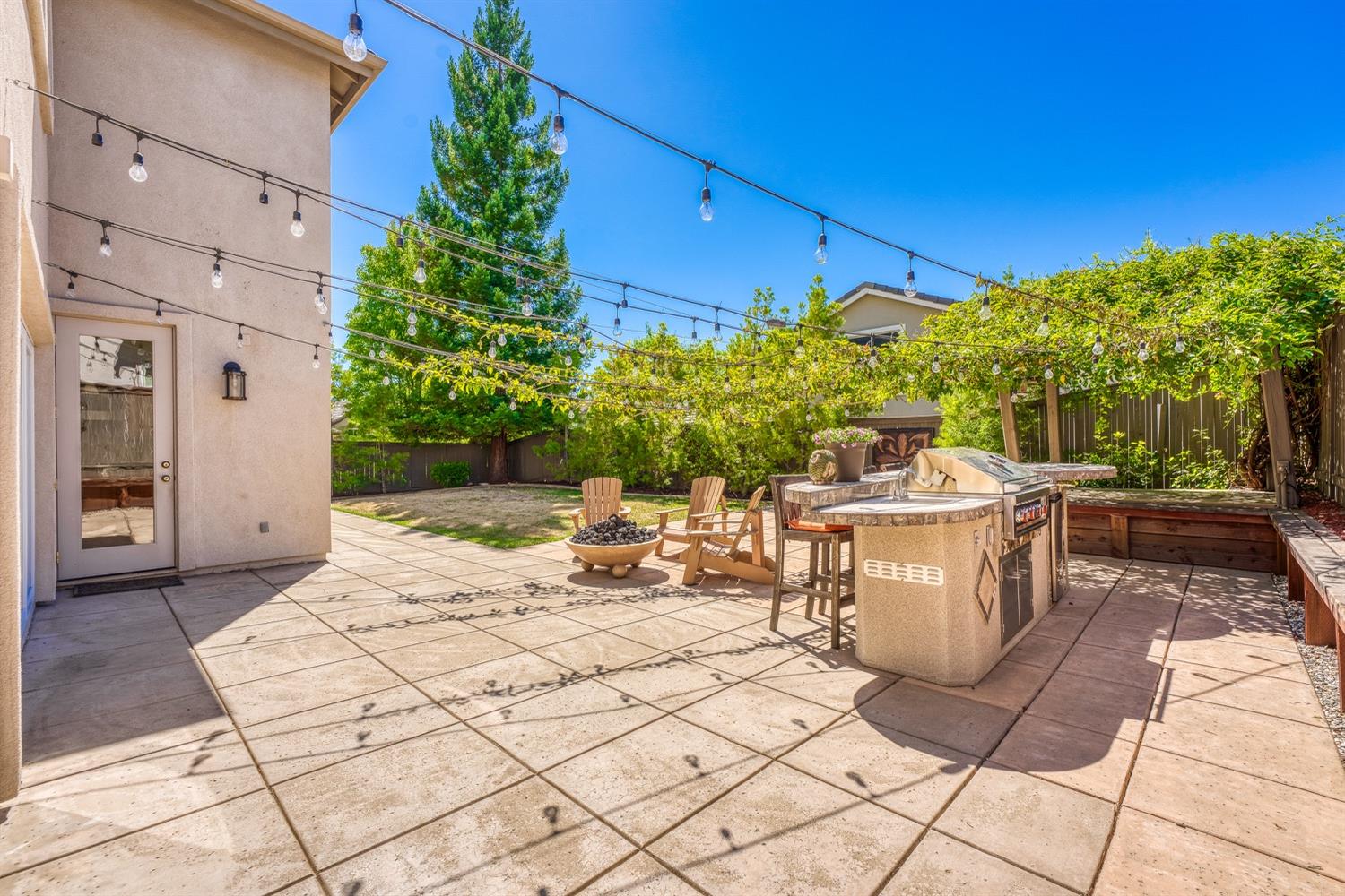 1501 Deer Hollow Way