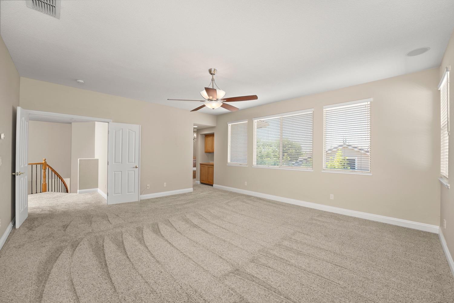 1501 Deer Hollow Way