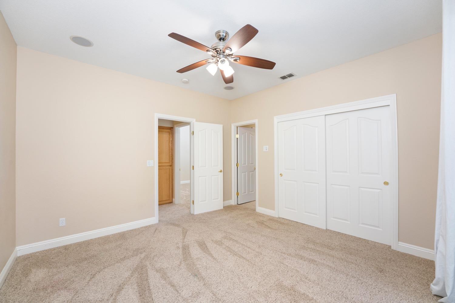 1501 Deer Hollow Way