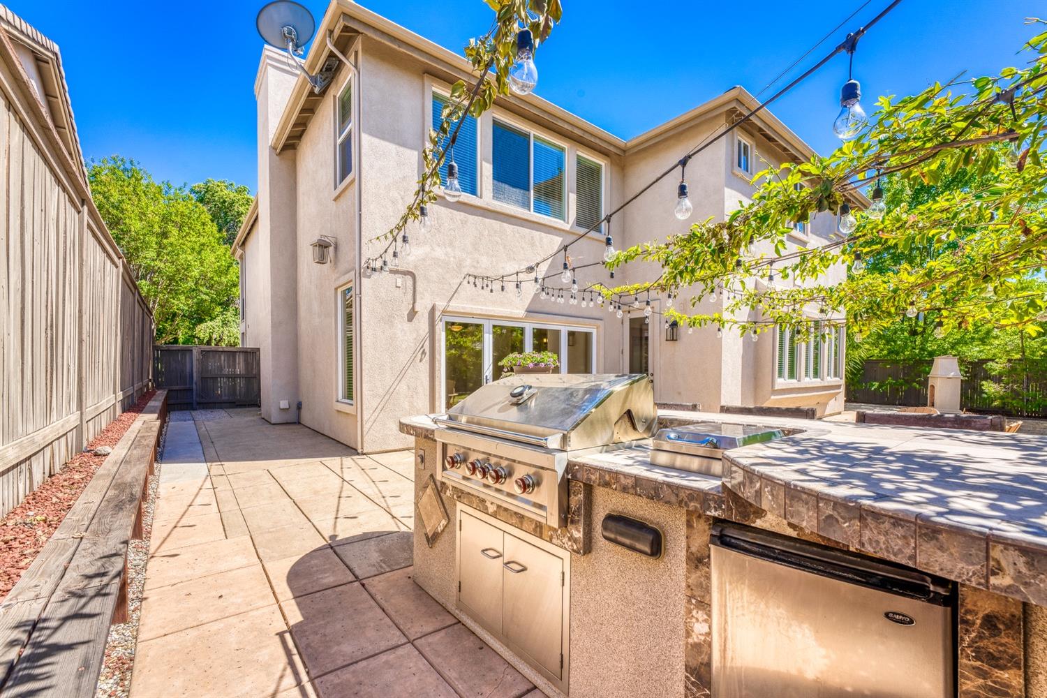 1501 Deer Hollow Way