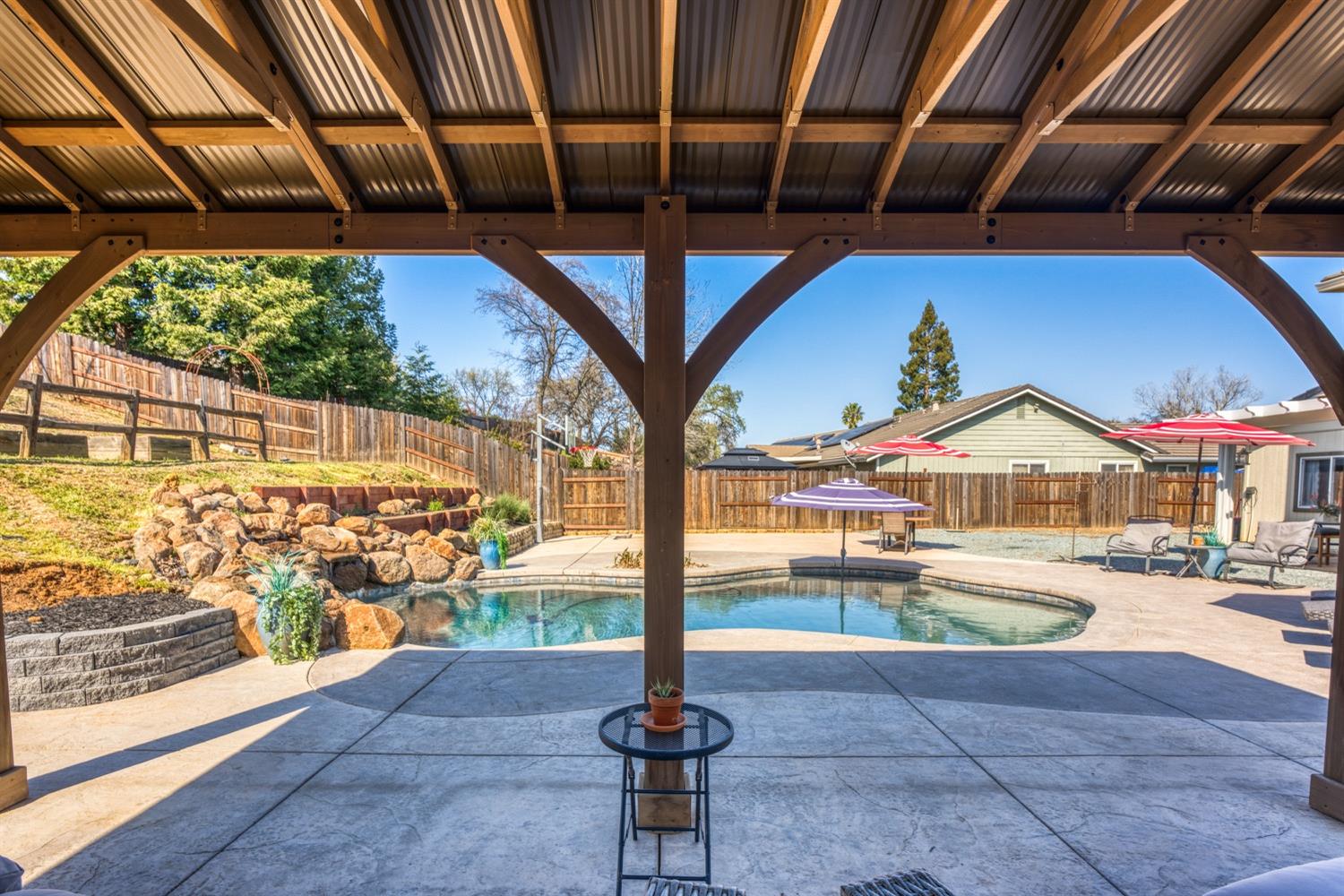 339 Edgebrook