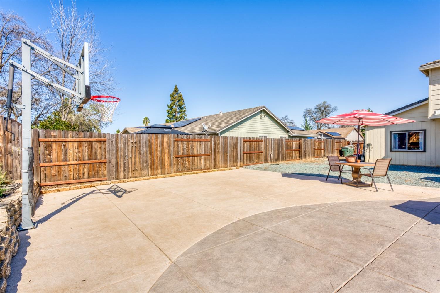 339 Edgebrook