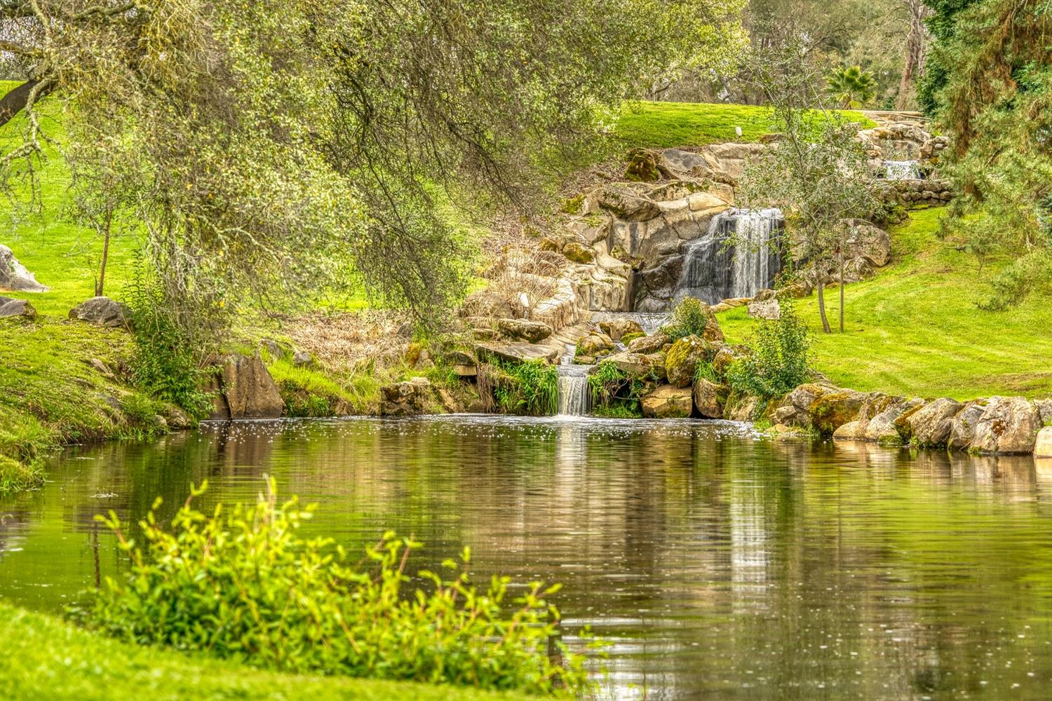 8177 Twin Rocks Road