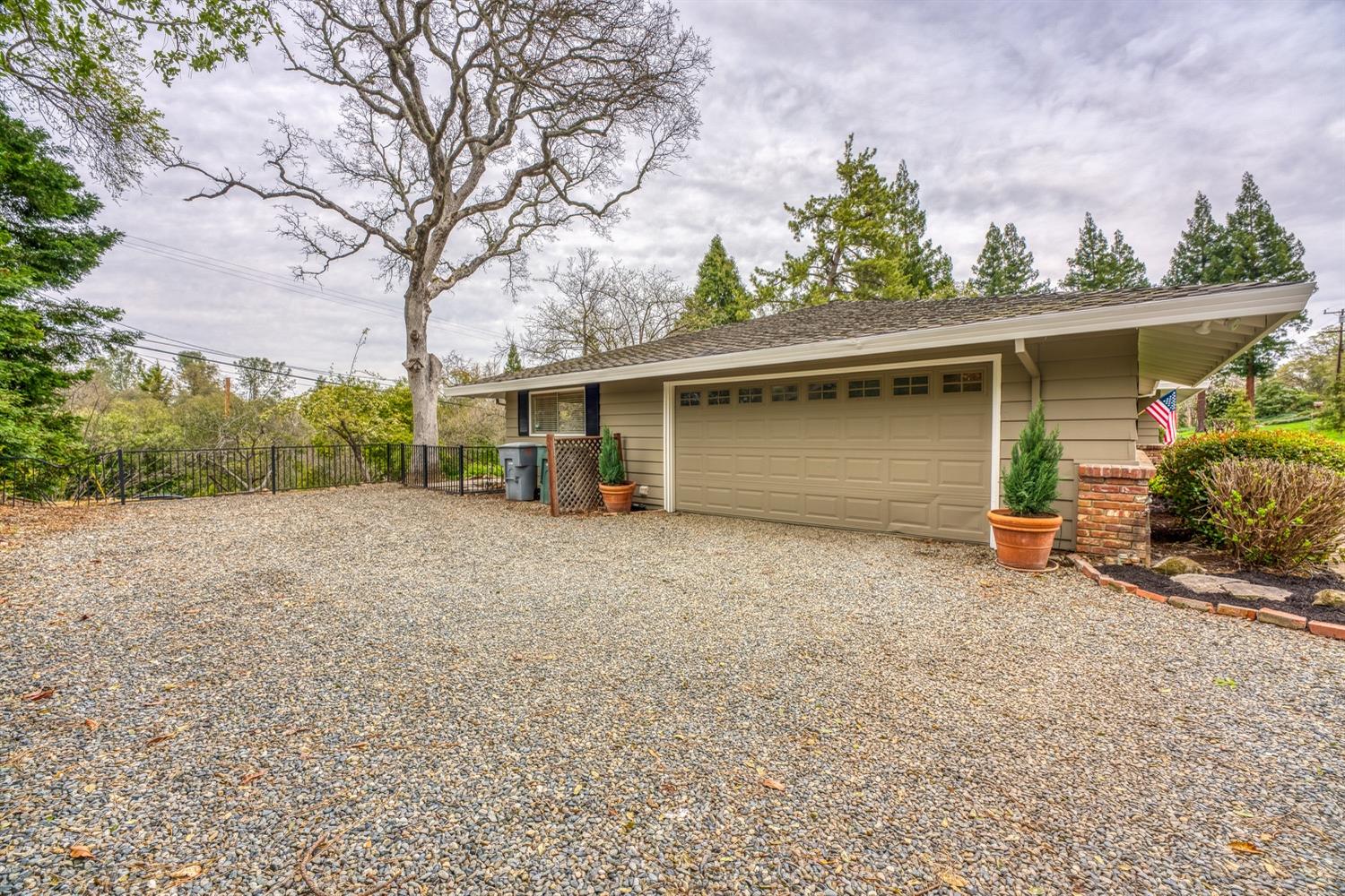 8177 Twin Rocks Road